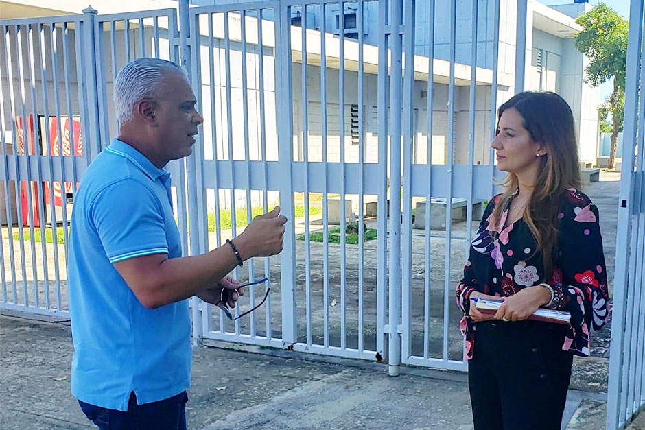 El senador Eric Correa Rivera y la directora ejecutiva de la Autoridad de Edificios Públicos, Melitza López Pimentel en su visita al Complejo de Seguridad de Trujillo Alto.(Foto/Suministrada) 

