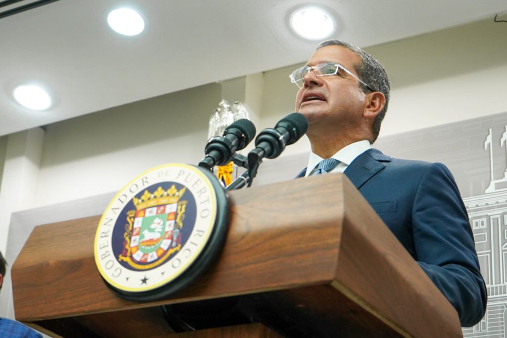 Gobernador Pierluisi amplía la vacunación obligatoria  en industria de restaurantes y entretenimiento