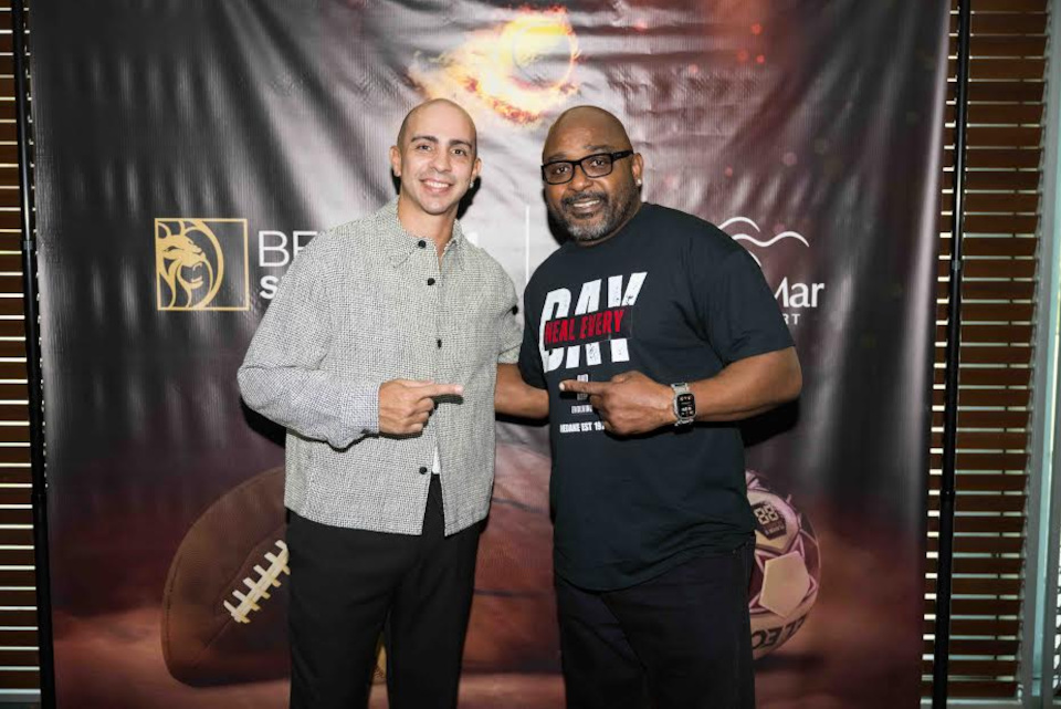 Carlos Arroyo junto Stevin “Hedake” Smith. (Foto/Suministrada)