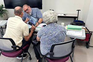 Expertos asistirán a los adultos mayores a llenar el crédito para personas de 65 años o más. (Foto/Suministrada)