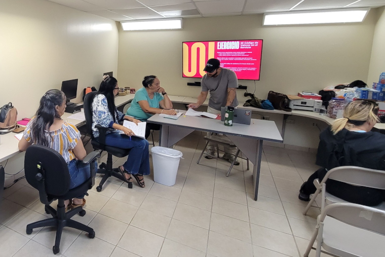 Curso servicio al cliente y lenguaje señas. (Foto/Suministrada)