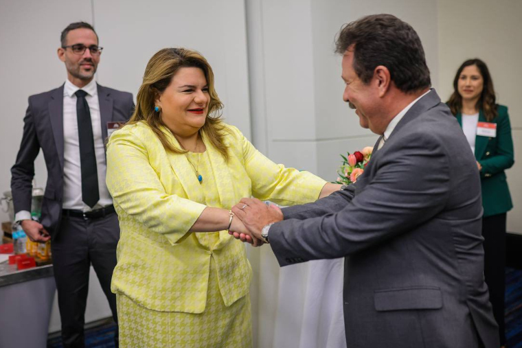 Jenniffer González, gobernadora de Puerto Rico, junto al alcalde de Carolina, José Aponte. (Foto/La Fortaleza)