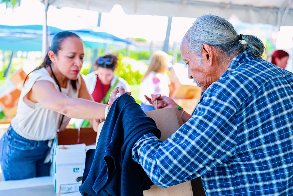 Senado de Puerto Rico celebra actividad “Un Abrazo de Acción de Gracias”